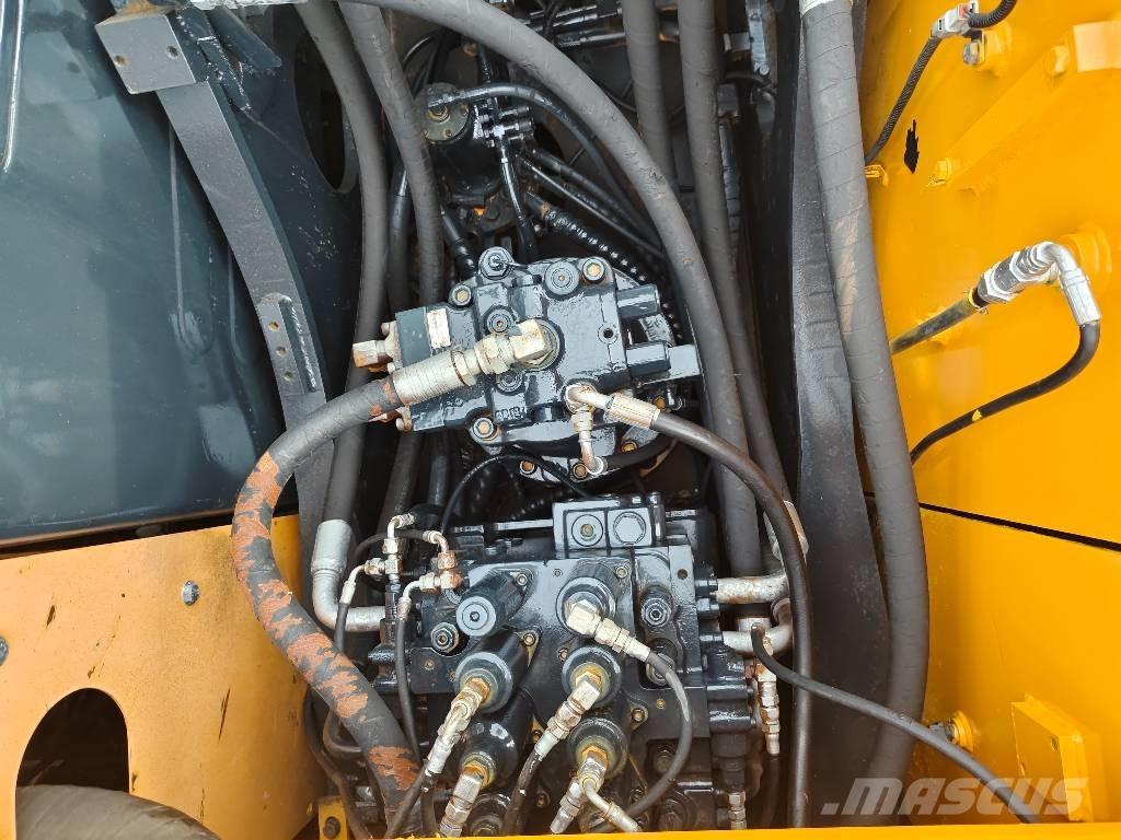 Hyundai R210W-9 Gumikerekes kotrók