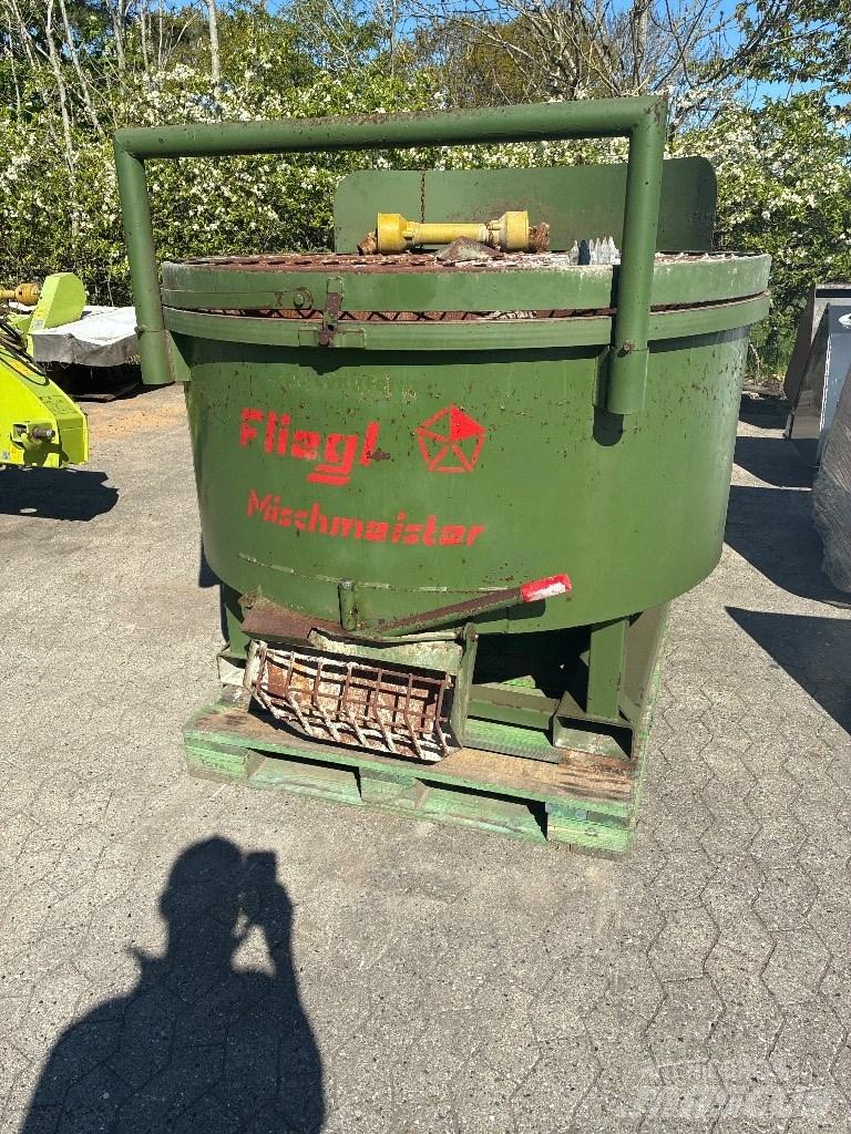 Fliegl Mischmeister Betonüzemek