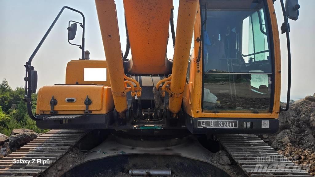 Hyundai Robex 300 LC Lánctalpas kotrók