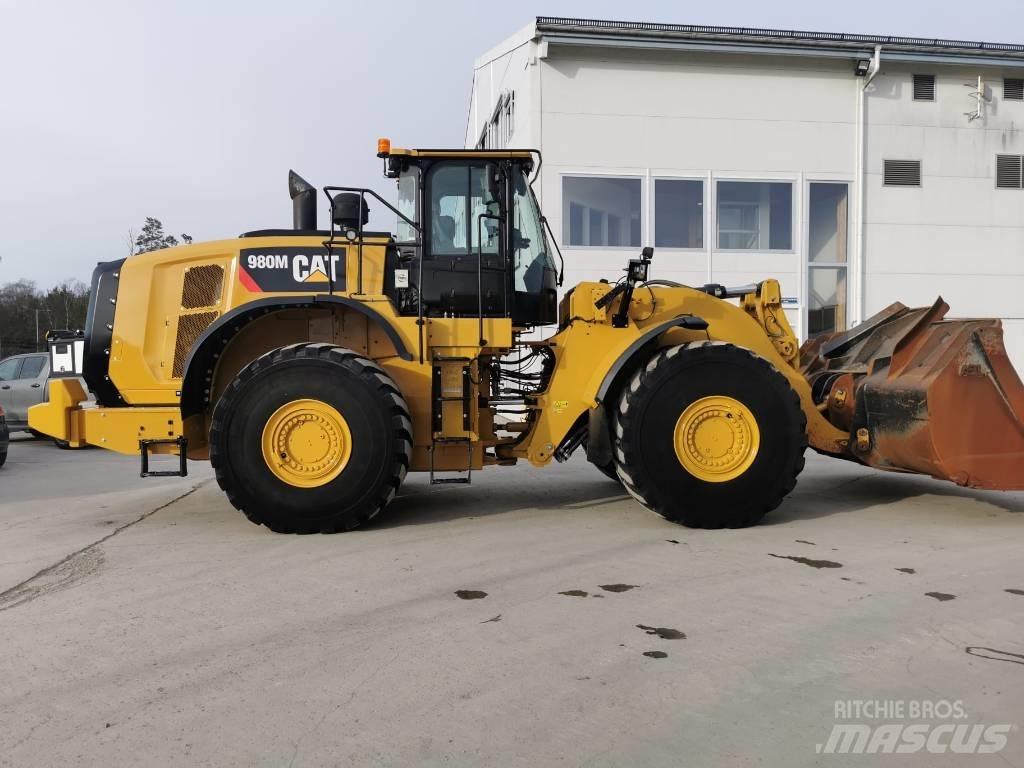 CAT 980M Gumikerekes homlokrakodók