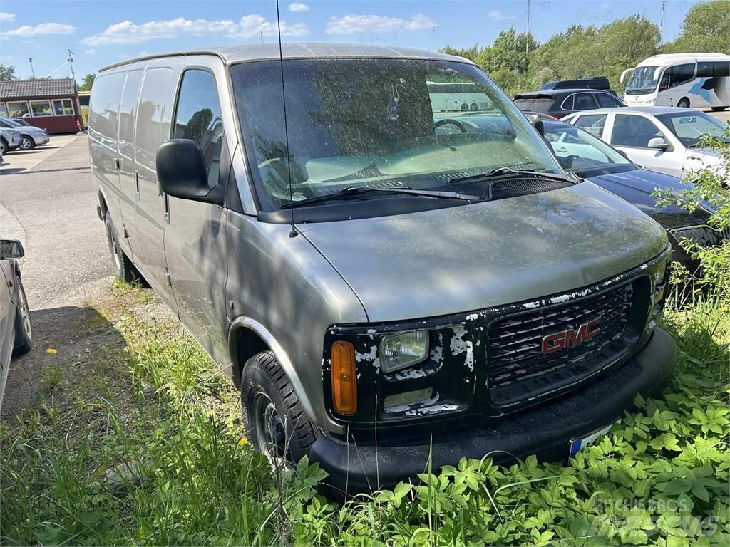 GMC SAVANA Transporterek