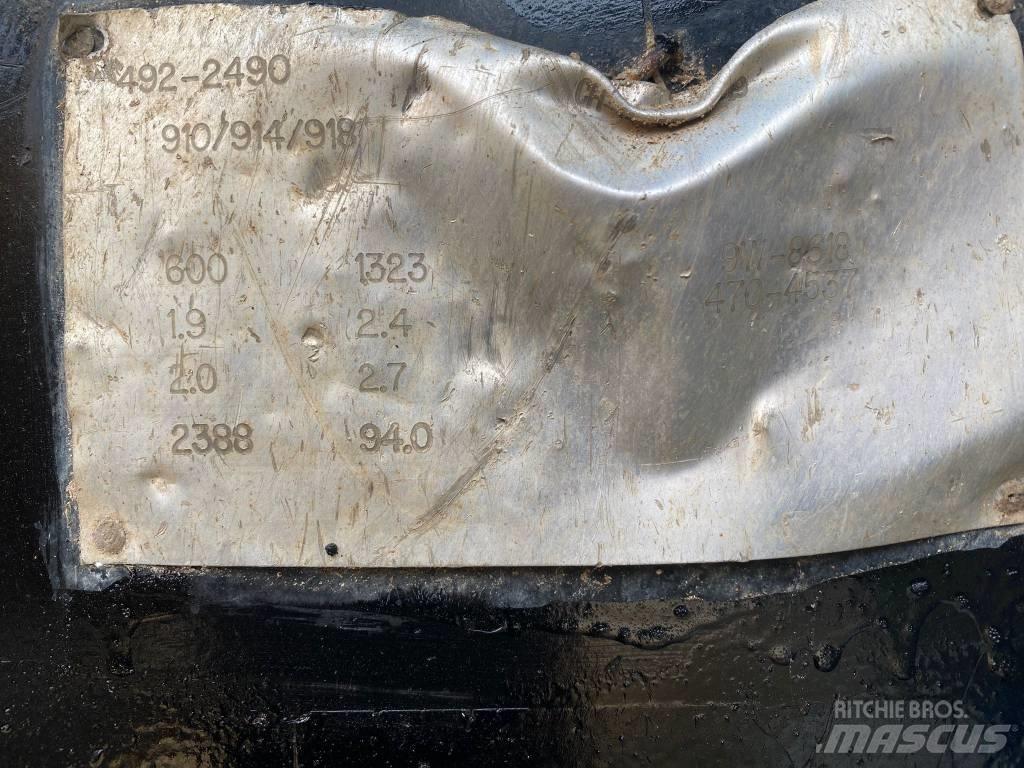 CAT 914 m Gumikerekes homlokrakodók