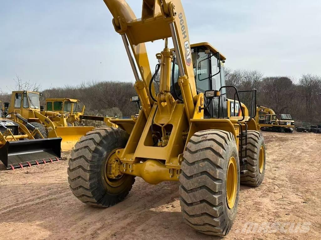 CAT 966 H Gumikerekes homlokrakodók