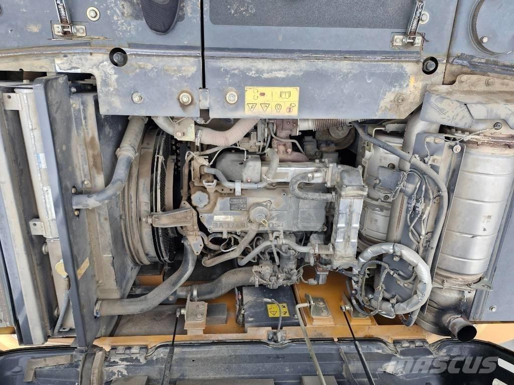 CASE CX 210 D Lánctalpas kotrók