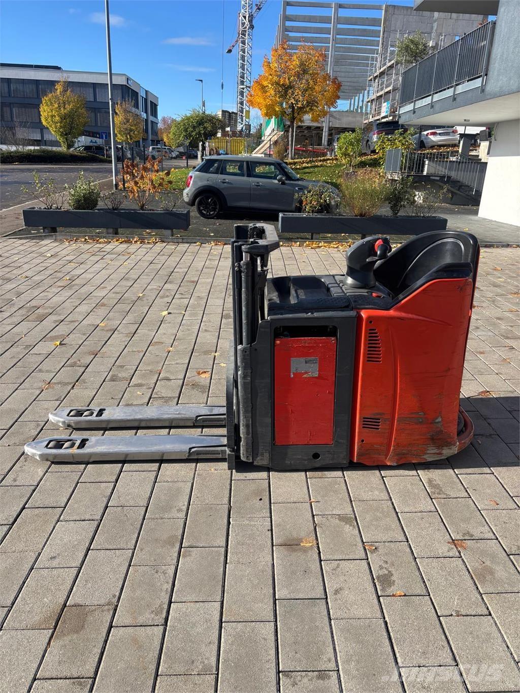Linde L12 LHP SP Elektromos gyalogkíséretű targoncák
