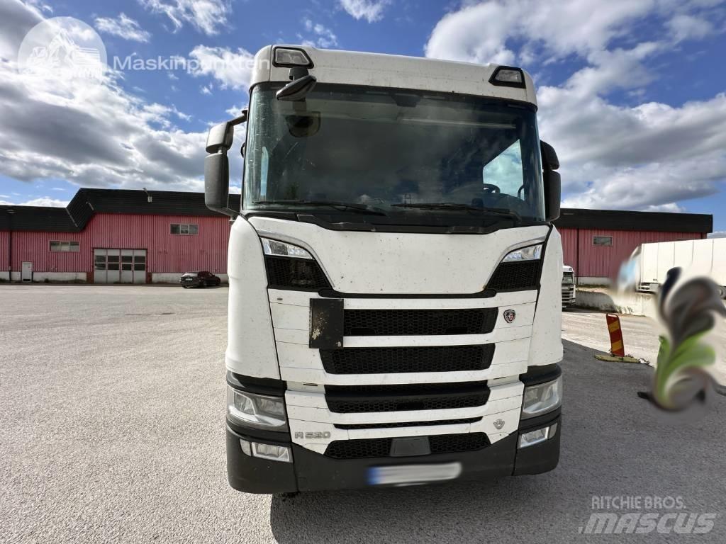 Scania R 520 Dobozos teherautók