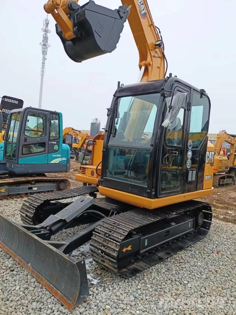 CAT 307 Lánctalpas kotrók