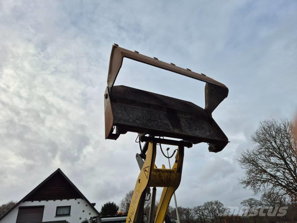 Kramer 750 Gumikerekes homlokrakodók