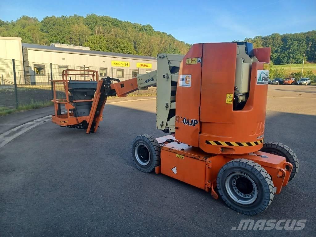JLG E 300 AJP Karos emelők