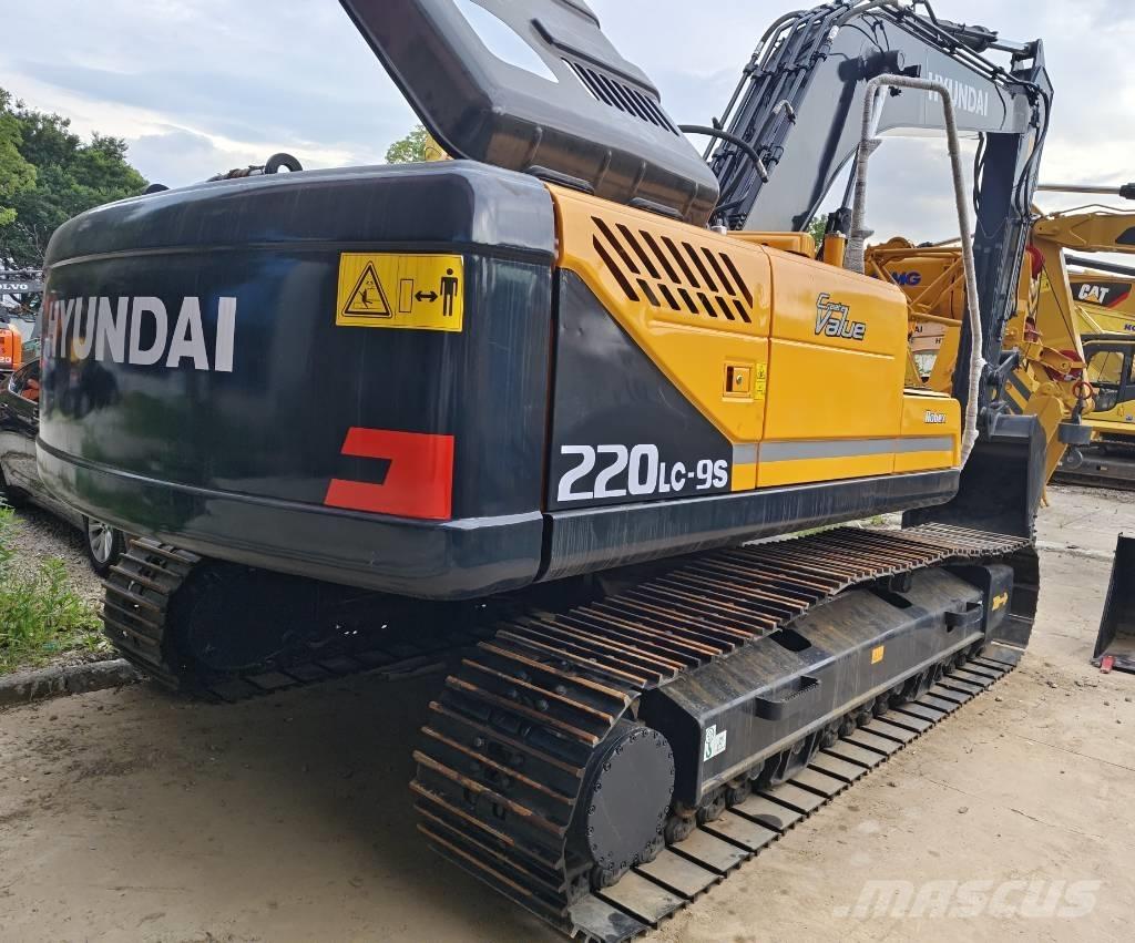 Hyundai R220LC-9S Lánctalpas kotrók