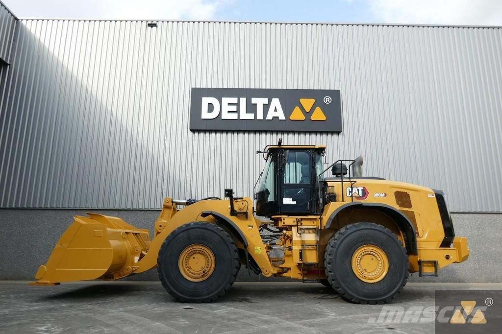 CAT 980M Gumikerekes homlokrakodók