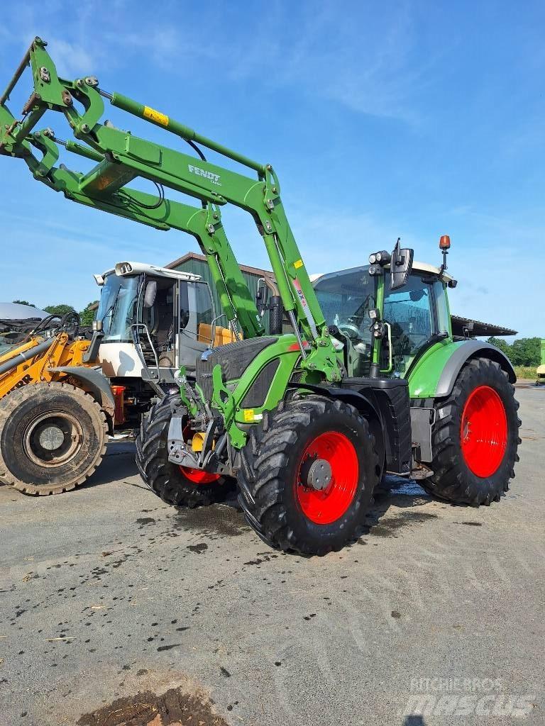 Fendt 718 Vario Traktorok
