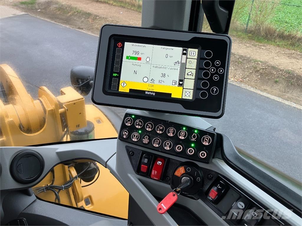 CAT 938 M Gumikerekes homlokrakodók