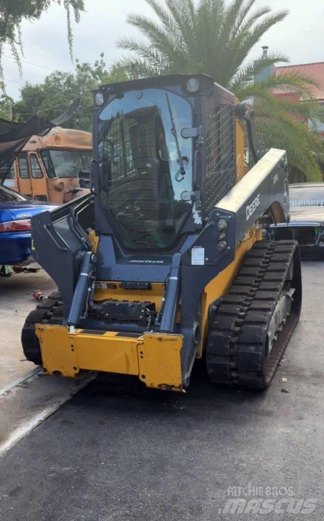 John Deere 331G Kompaktrakodók