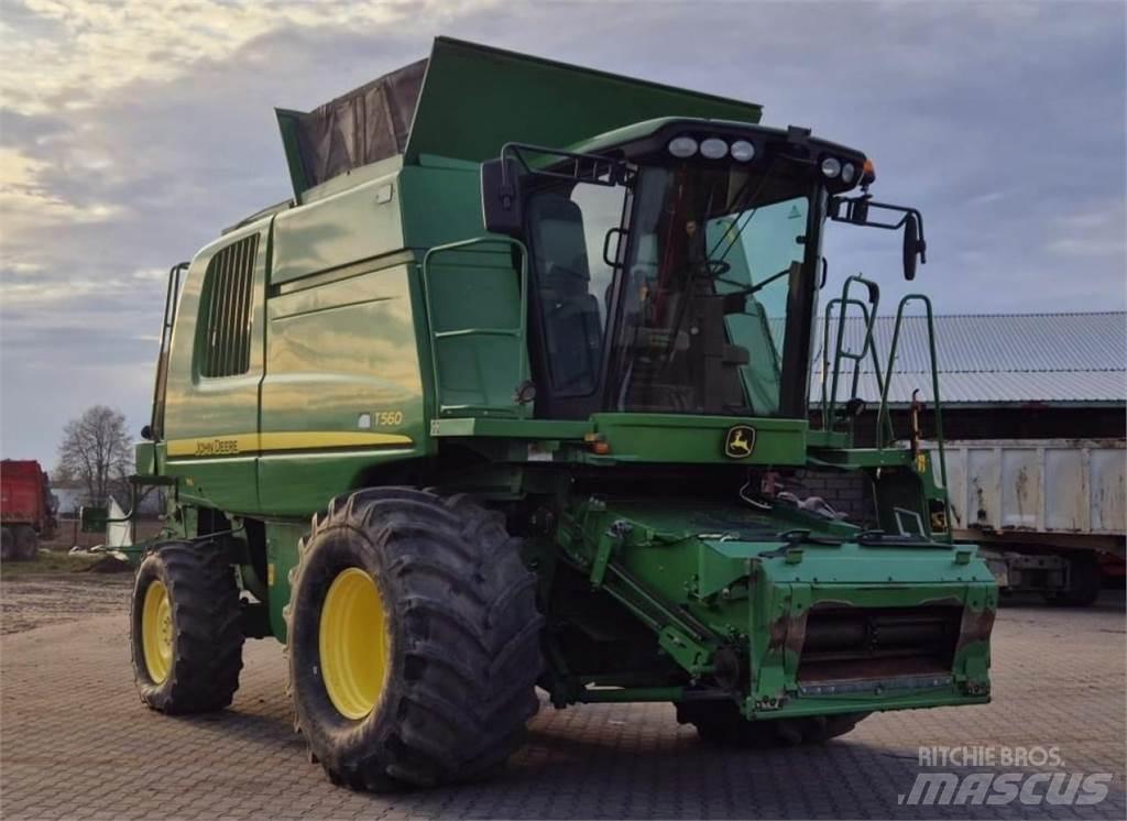 John Deere T560 Kombájnok