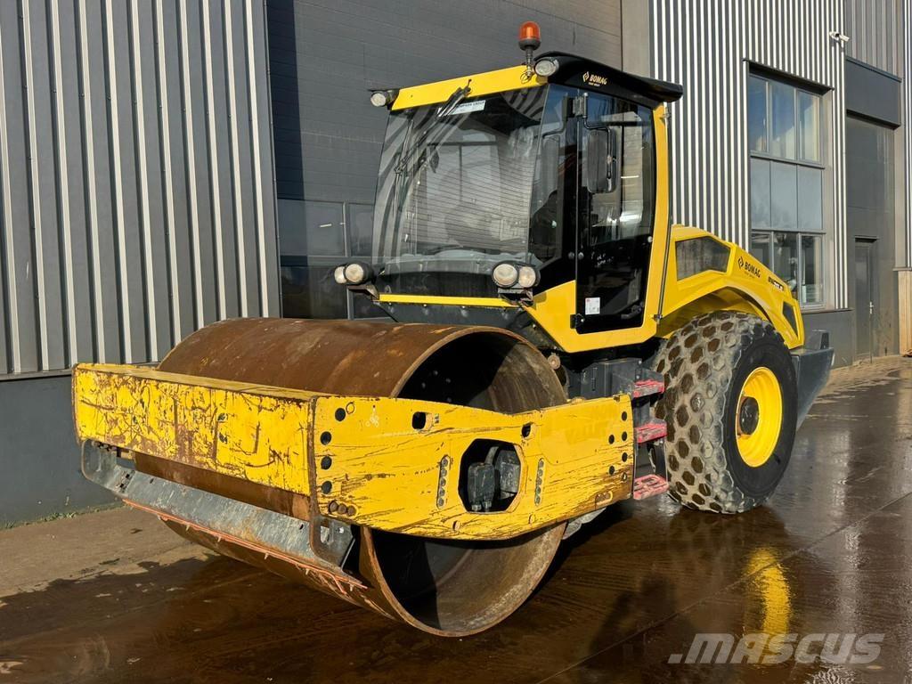 Bomag BW213D-5 Egydobos hengerek