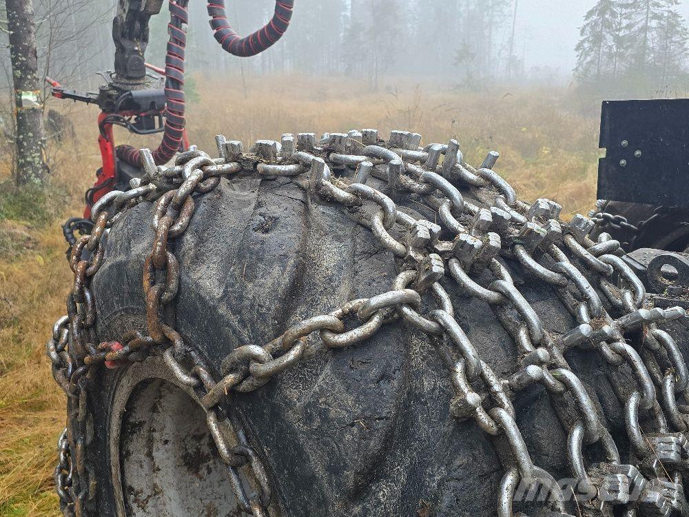 Komatsu 901 Betakarítók