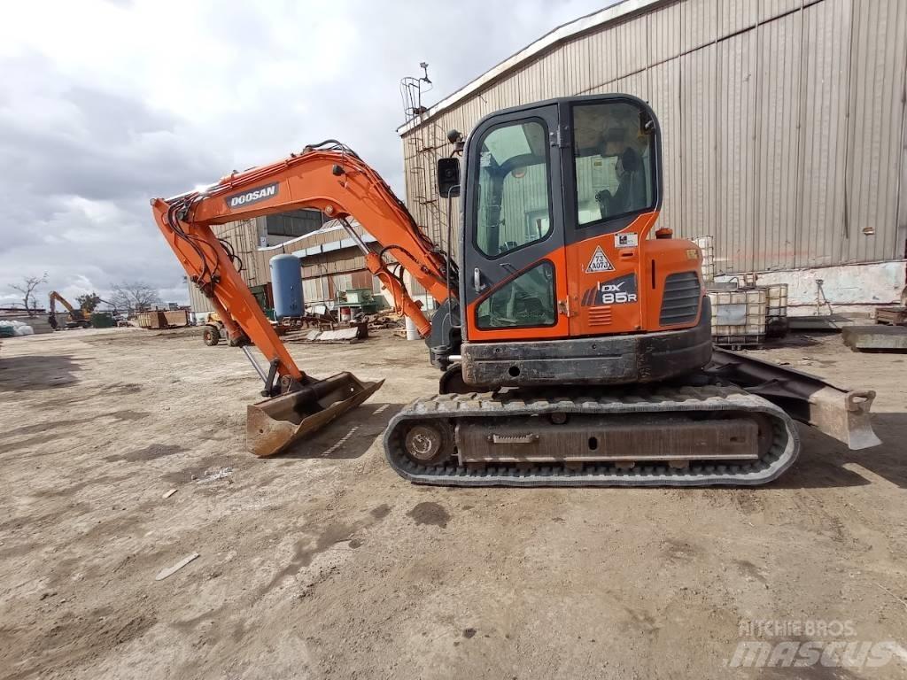 Doosan DX 85 R-3 Közepes (midi) kotrók 7 t - 12 t