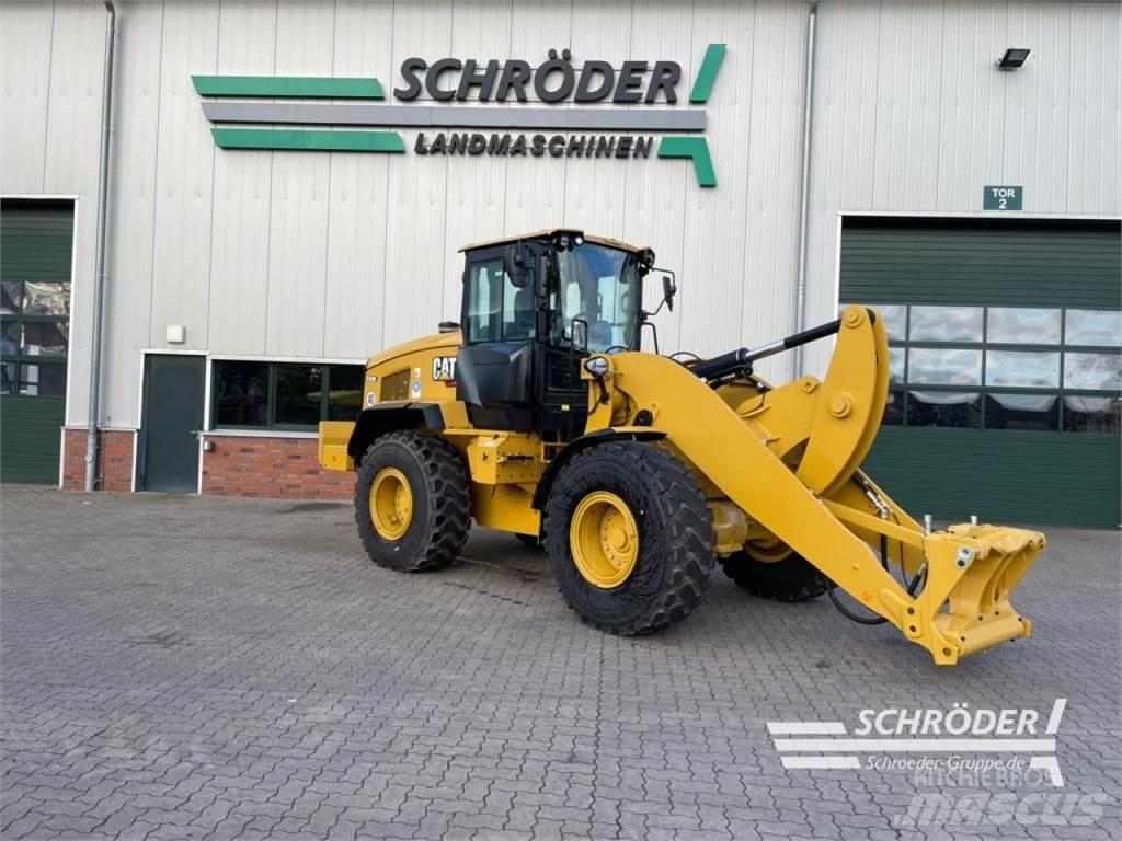 CAT 938 HL Gumikerekes homlokrakodók