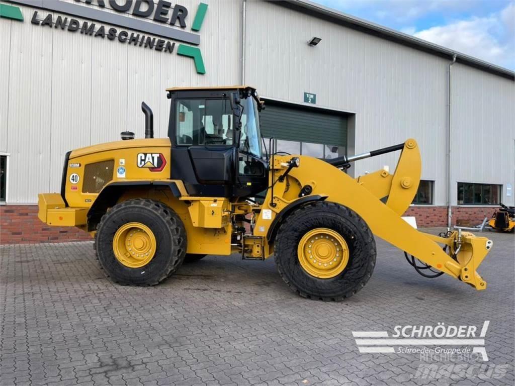CAT 938 HL Gumikerekes homlokrakodók