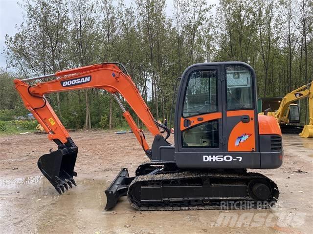 Doosan DH60-7 Mini kotrók < 7t