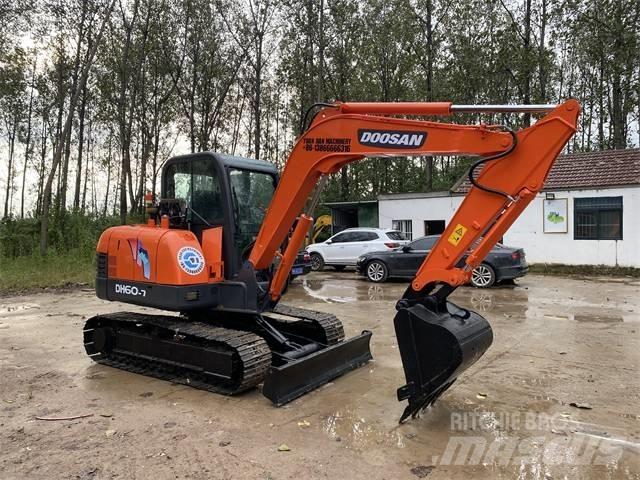 Doosan DH60-7 Mini kotrók < 7t