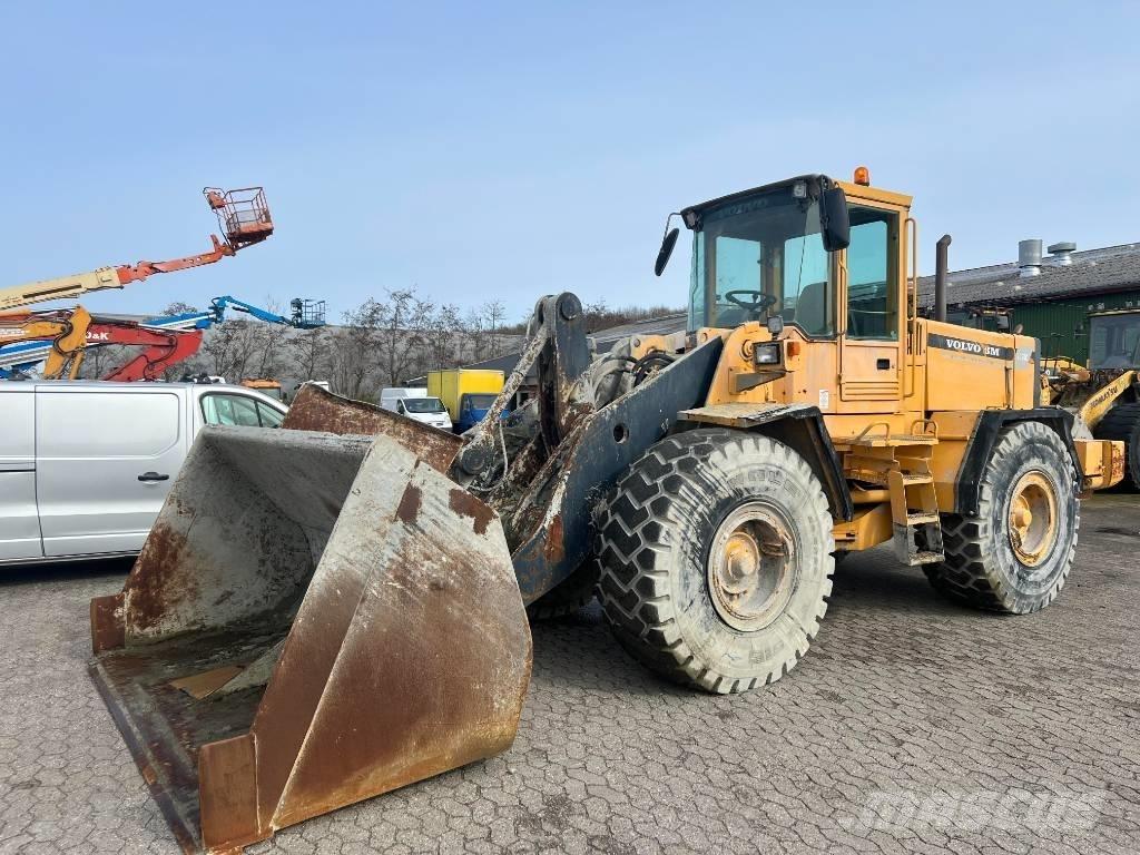 Volvo L 120 C Gumikerekes homlokrakodók
