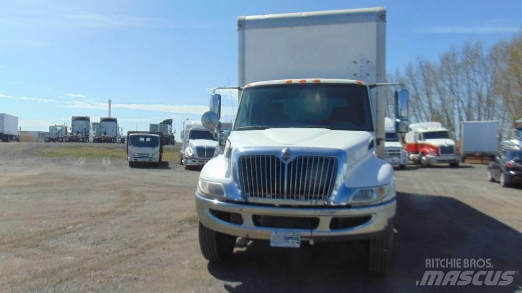 International 4400 Dobozos teherautók