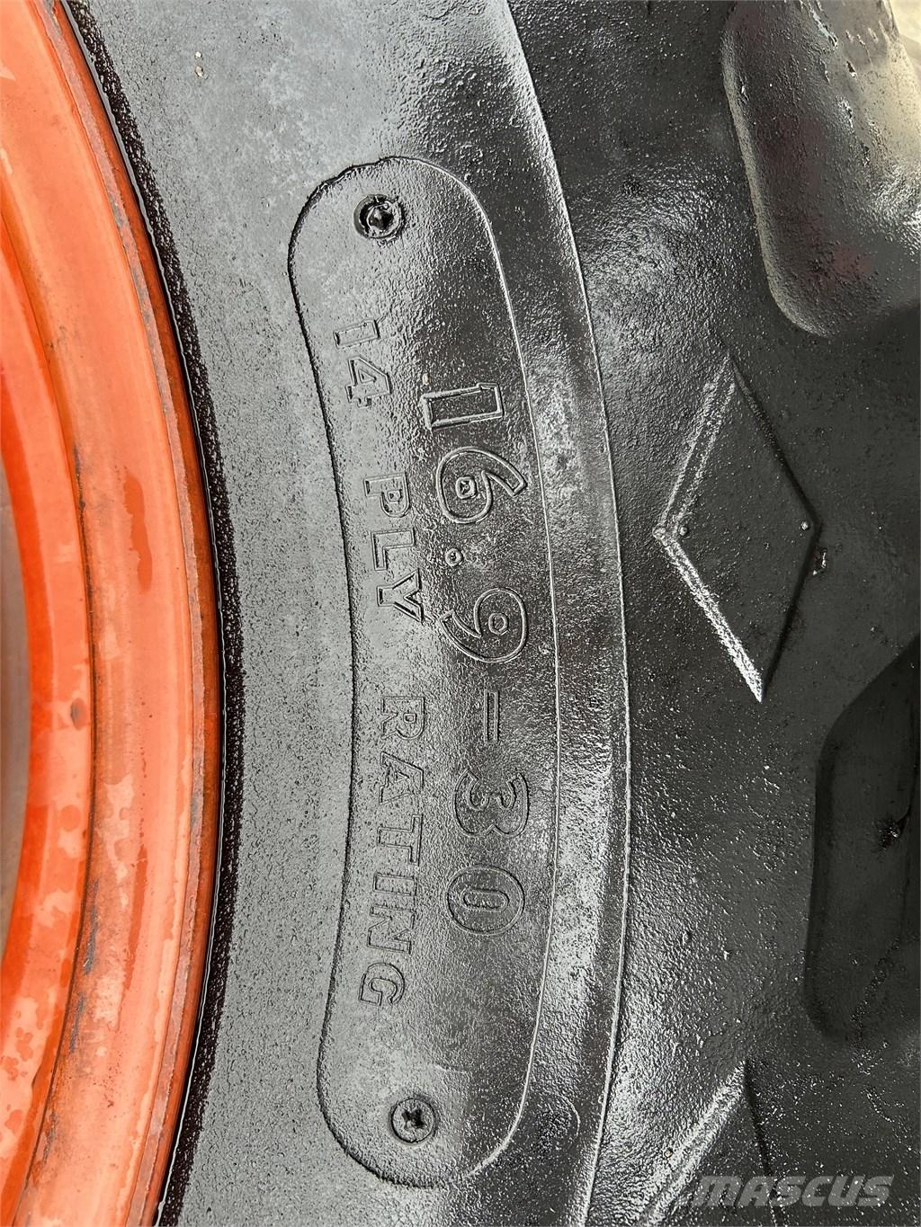 Goodyear 16,9-30 Gumiabroncsok, kerekek és felnik