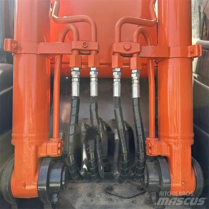 Hitachi ZX 130 Lánctalpas kotrók