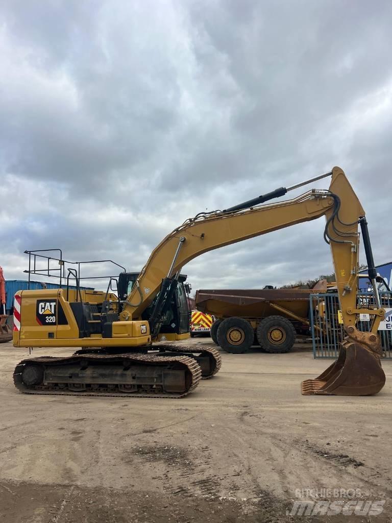 CAT 320 Lánctalpas kotrók