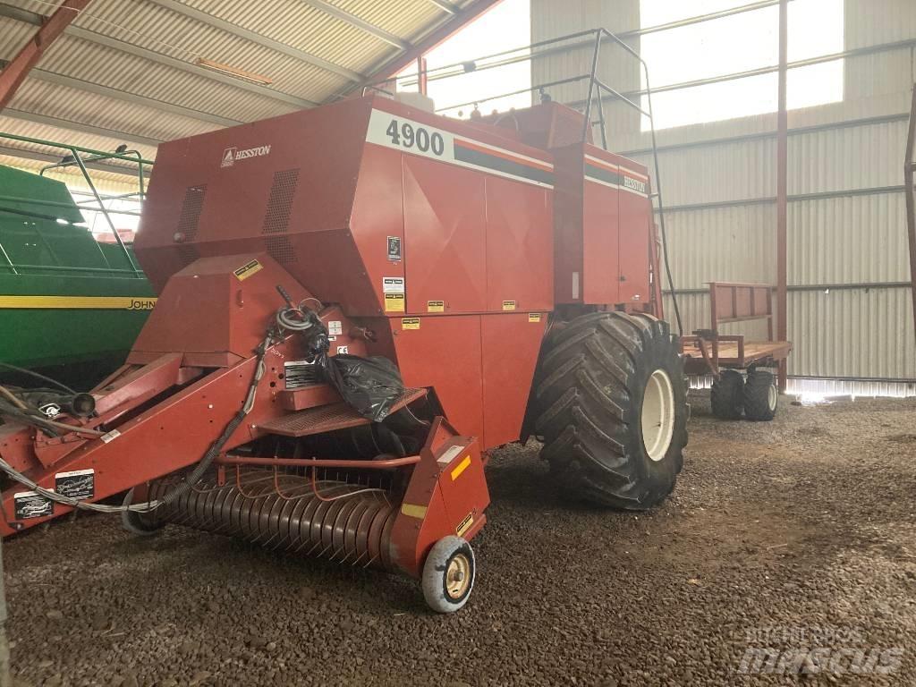 Hesston 4900 Szögletes bálázók
