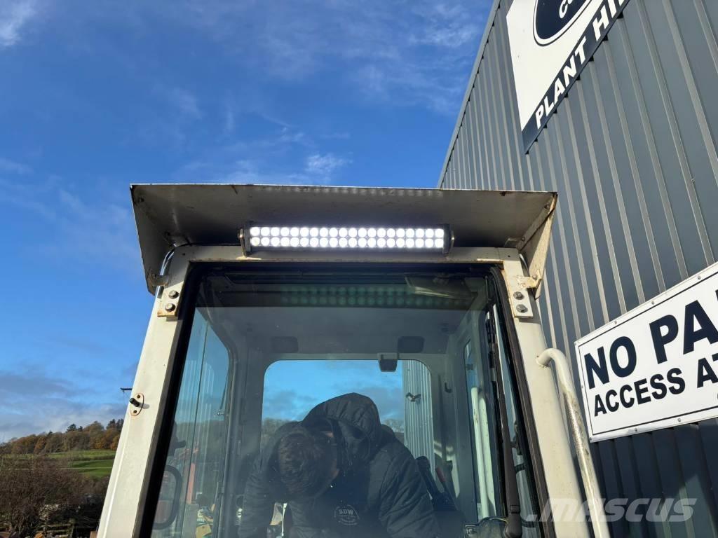 Takeuchi TB 228 Mini kotrók < 7t