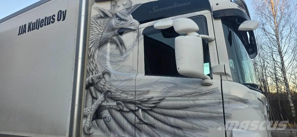 Scania R 360 Dobozos teherautók