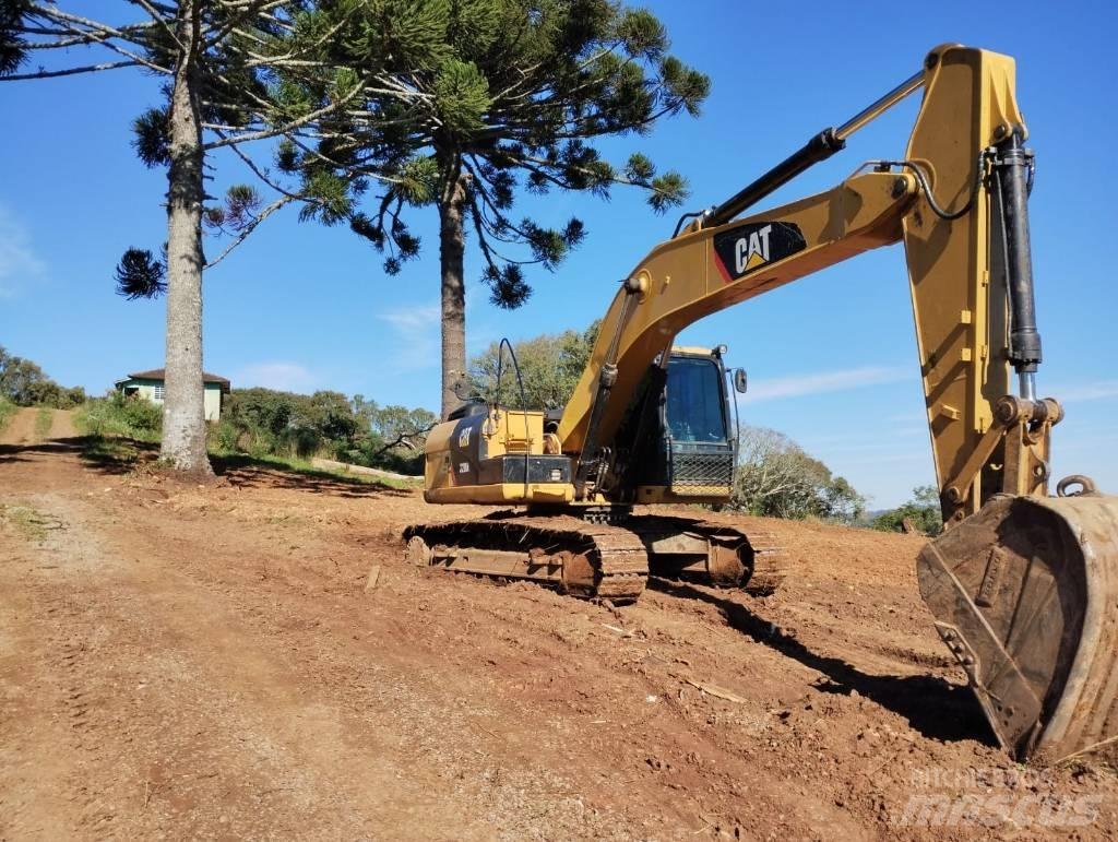 CAT 320D2 Lánctalpas kotrók