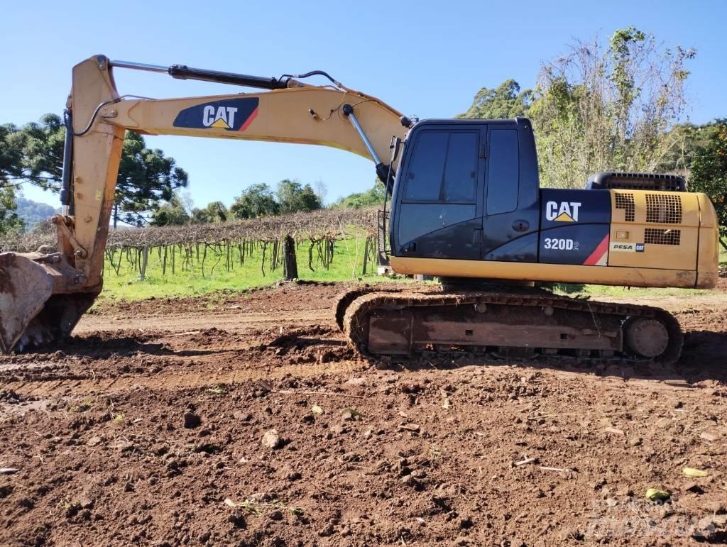 CAT 320D2 Lánctalpas kotrók