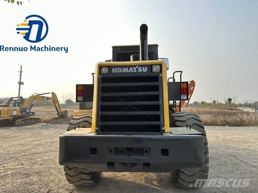 Komatsu WA380 Gumikerekes homlokrakodók