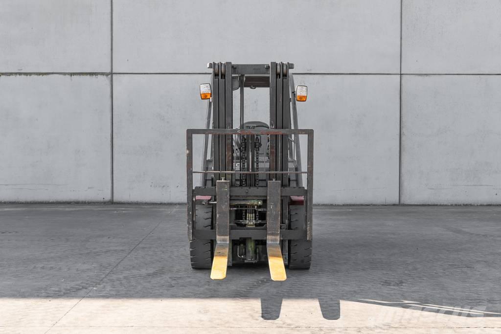 Manitou MI 30 D Dízel targoncák