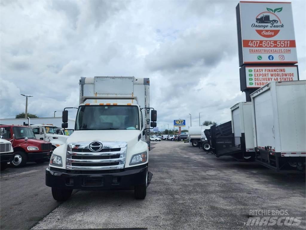Hino 338 Dobozos teherautók