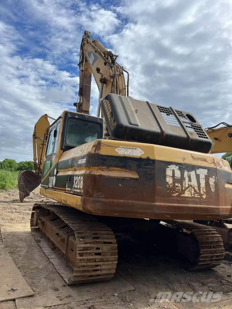 CAT 320BL Lánctalpas kotrók