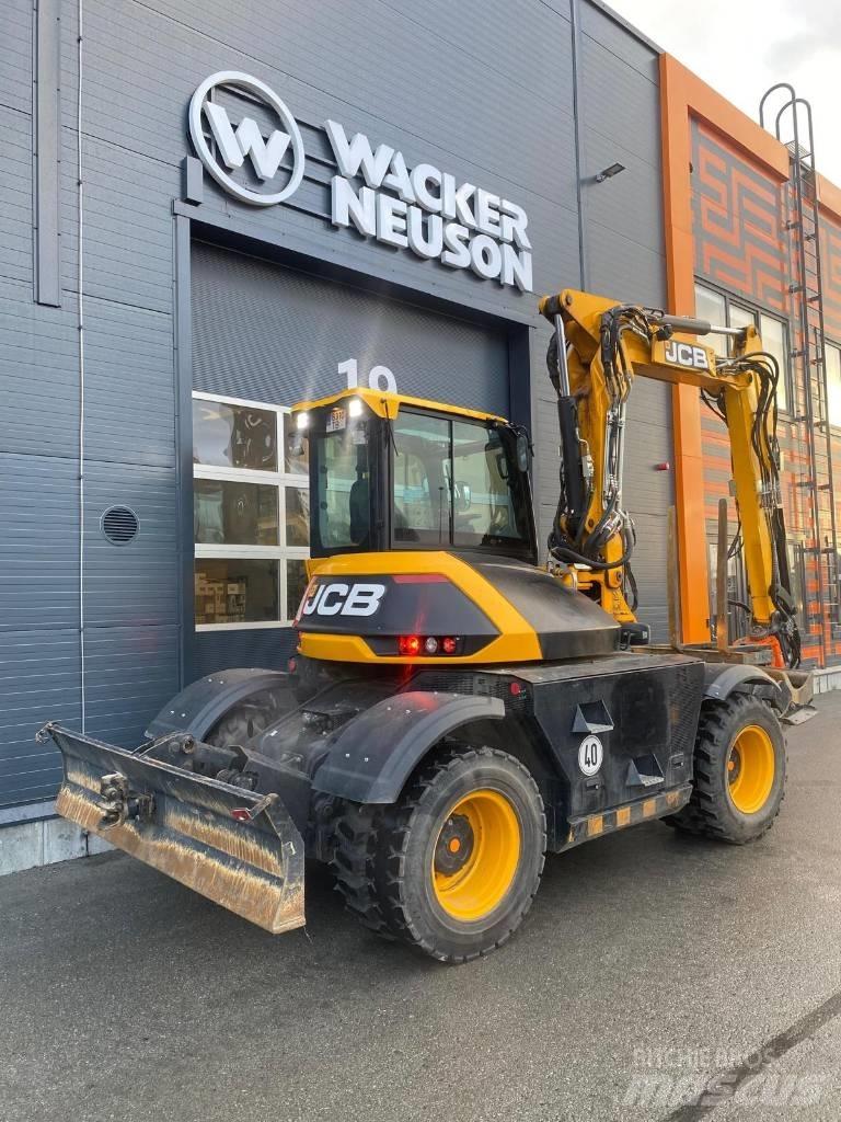 JCB 110 W Gumikerekes kotrók