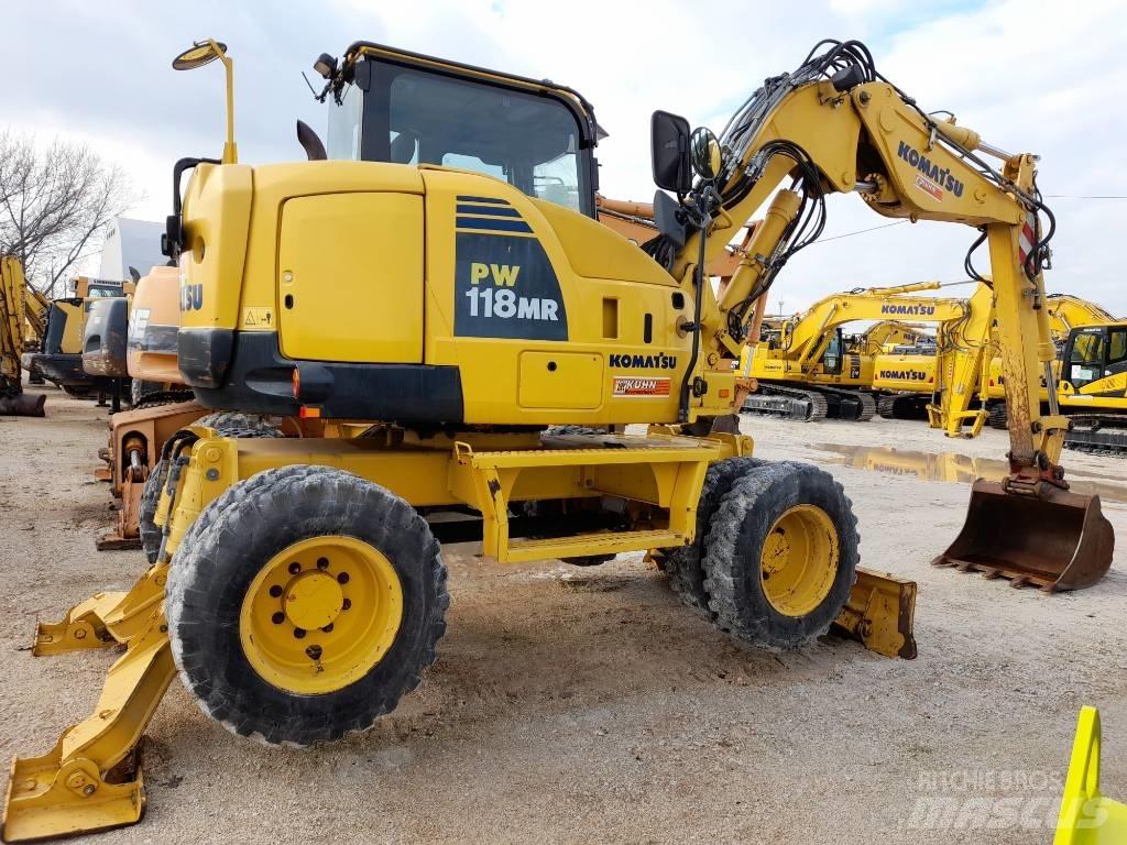Komatsu PW118MR-8 Gumikerekes kotrók