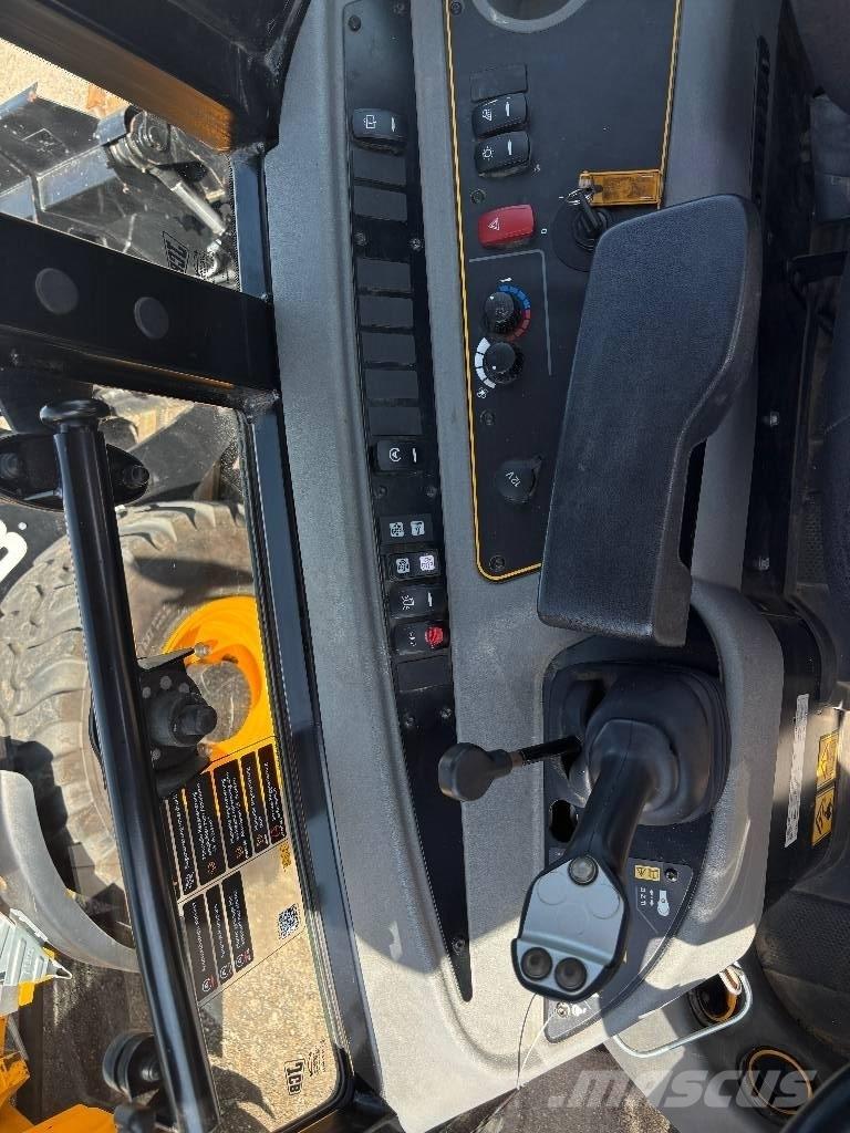 JCB 407 Gumikerekes homlokrakodók