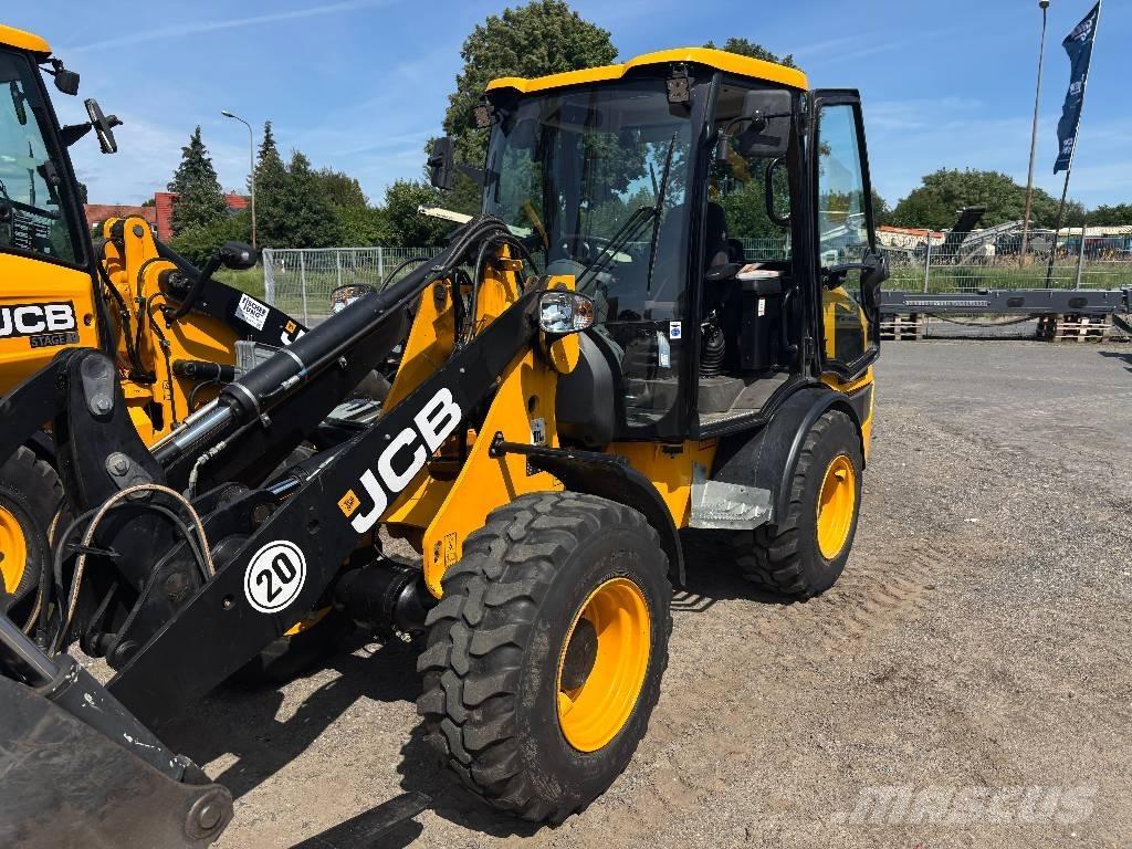 JCB 407 Gumikerekes homlokrakodók