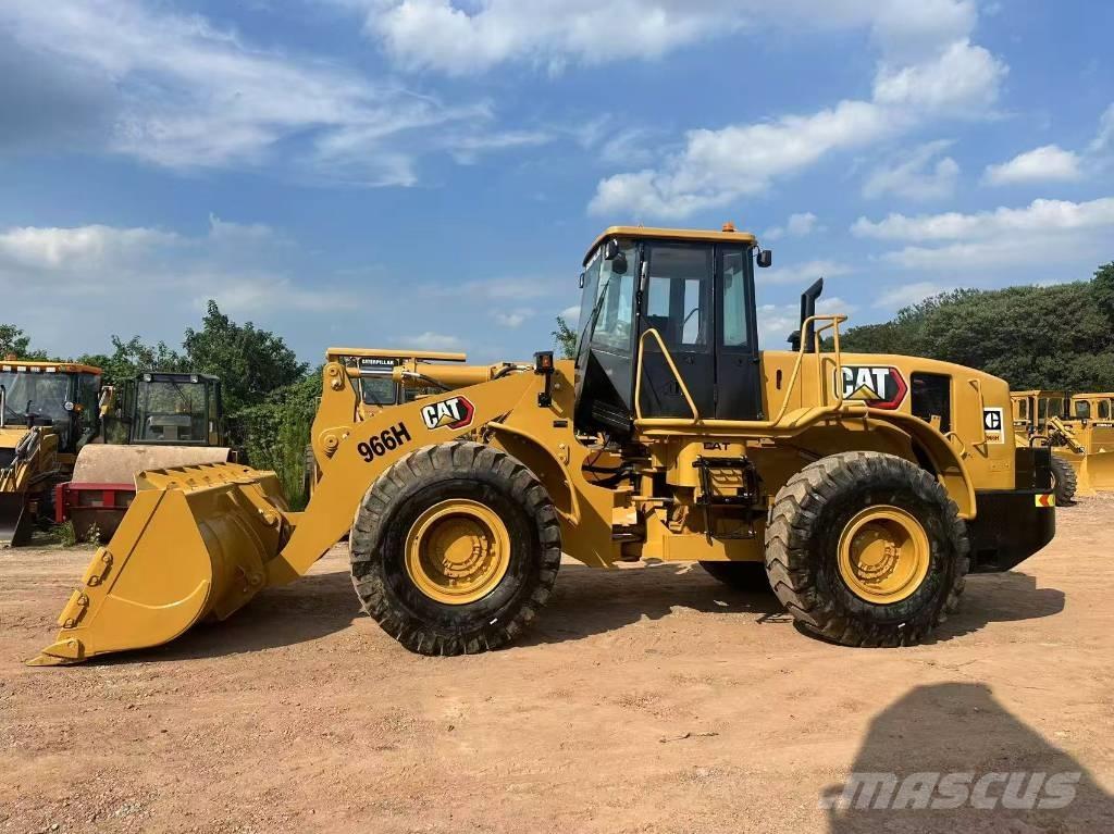 CAT 966 H Gumikerekes homlokrakodók