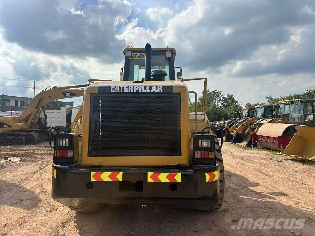 CAT 966 H Gumikerekes homlokrakodók