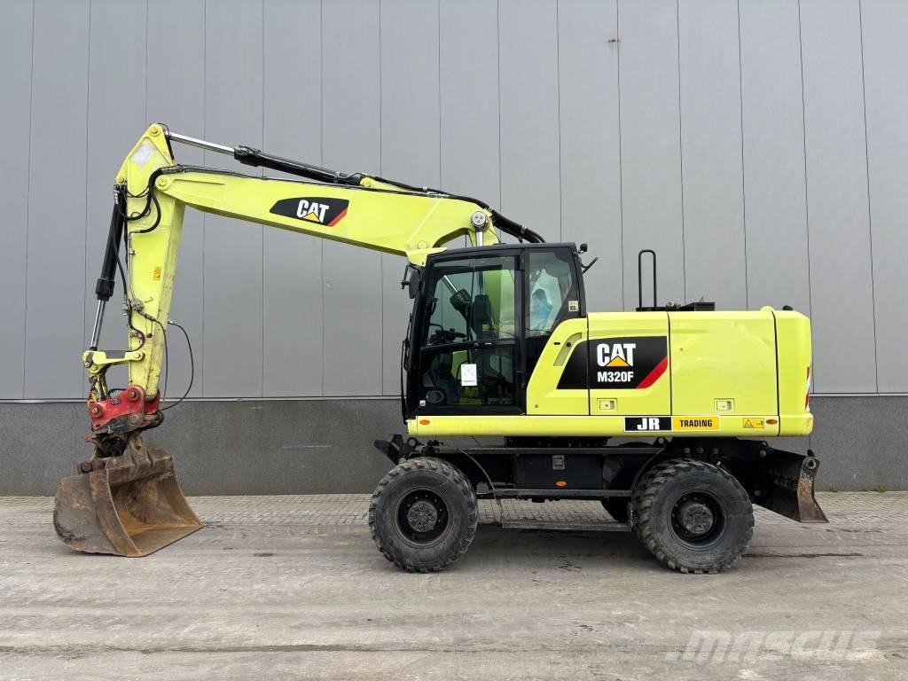 CAT M 320 F Gumikerekes kotrók