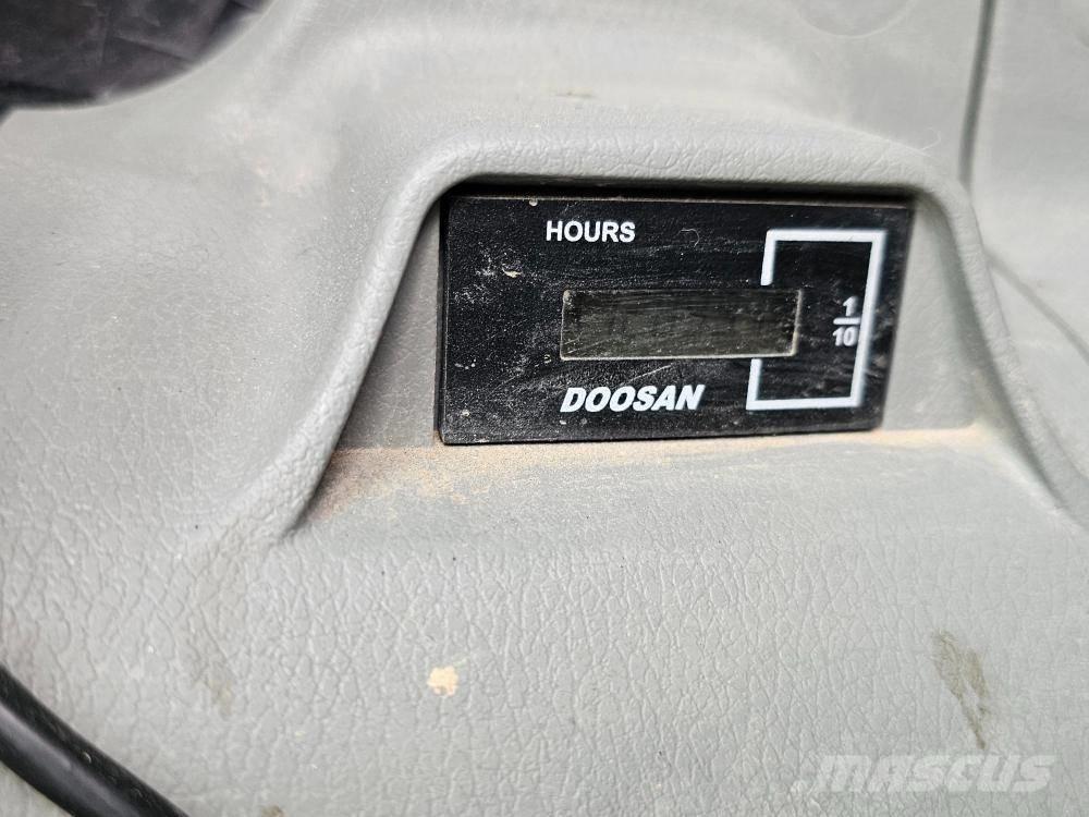 Doosan DX 300 LC-5 Lánctalpas kotrók