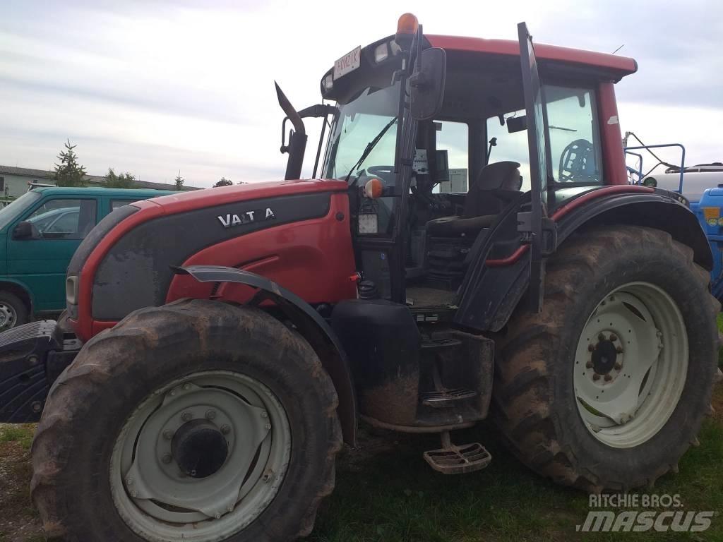 Valtra N121 Traktorok