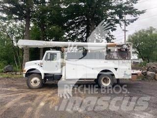 Altec AM855 Teherautóra szerelt emelők és állványok